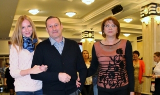 Крикорьянц пришел с женой и дочерью на концерт Лепса